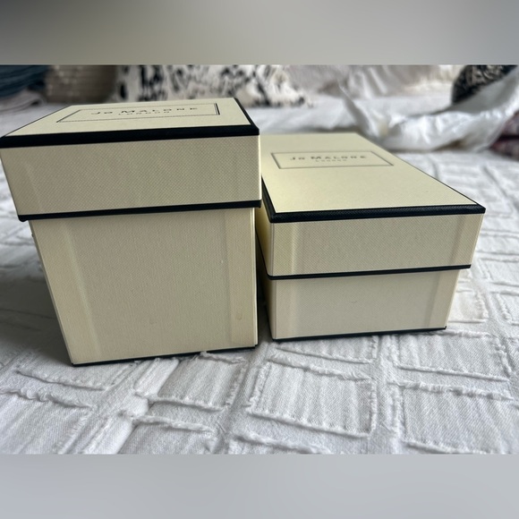 Two Jo Malone London Empty Gift Boxes with Pink Ribbon — Elegant Reusable Set - Picture 3 of 5